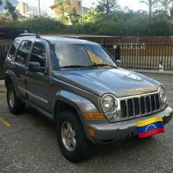 Se vende Jeep Cherokee liberty