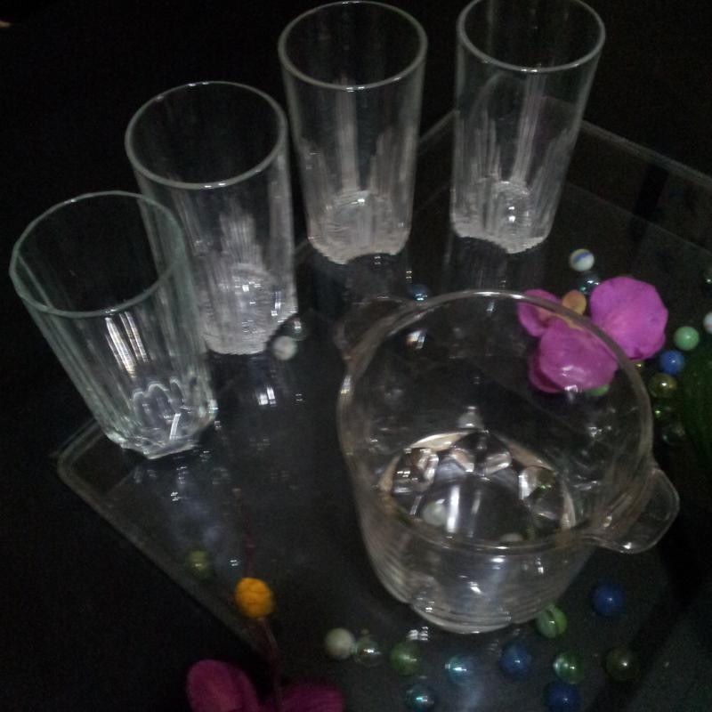 Juego de vasos de cristal con hielera