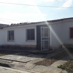 Casa en venta en Urb. Villas de Yara, La Ensenada, Edo. Yaracuy. VENEZUELA