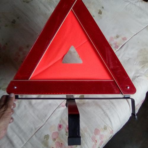 triangulo de seguridad con su estuche