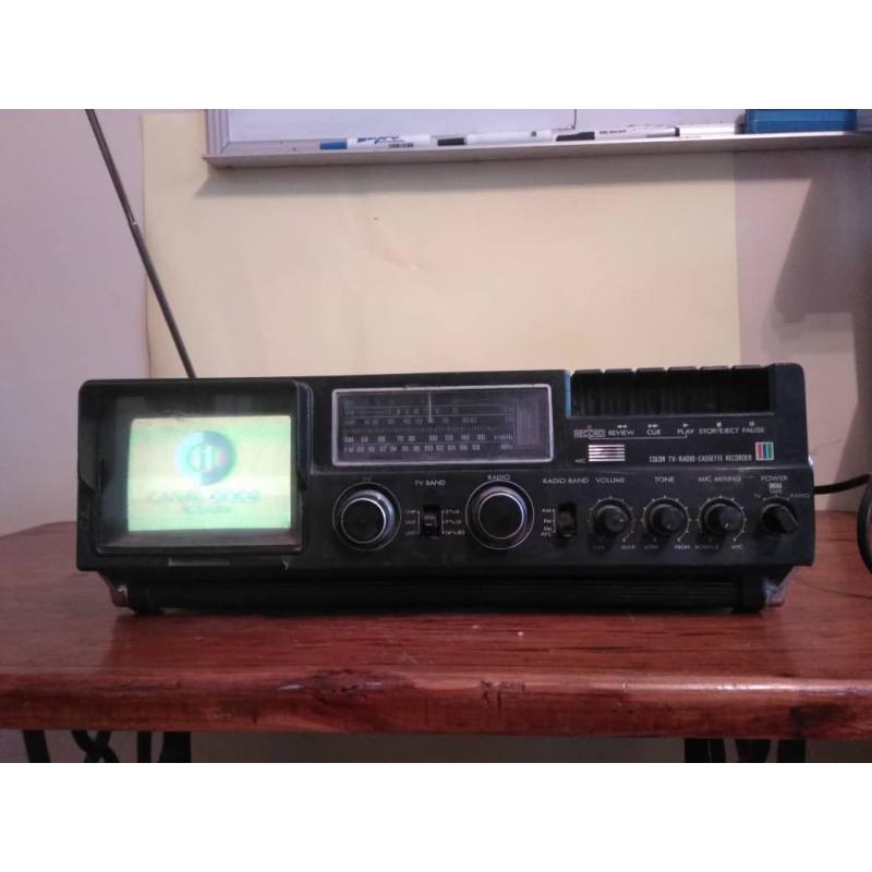 RADIO CASSETTE Y TV JVC CX 500 ME